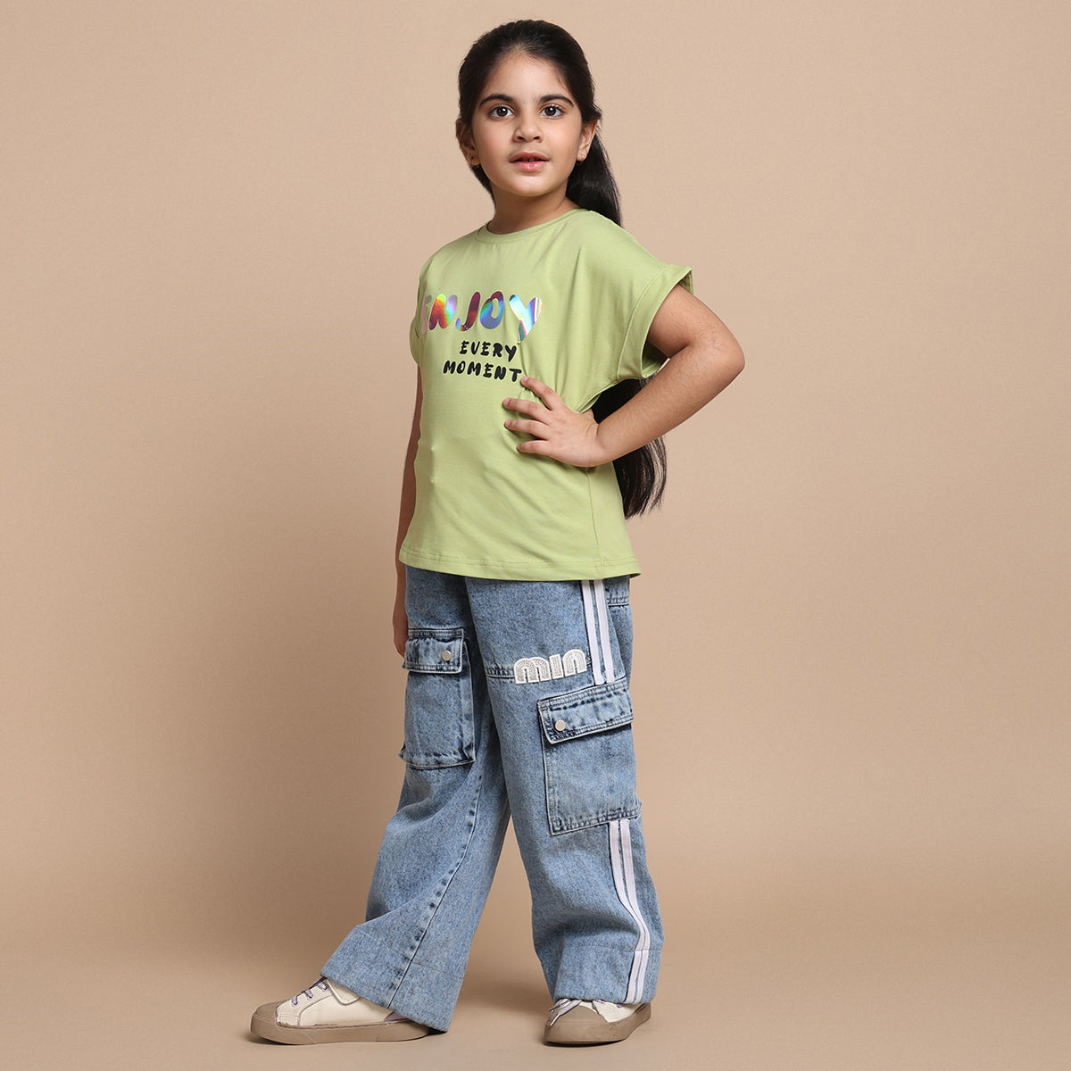 YB-17 GIRL'S CROP TOP